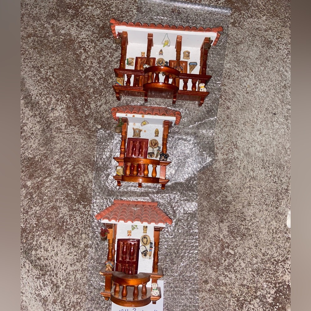 Colombian wall houses